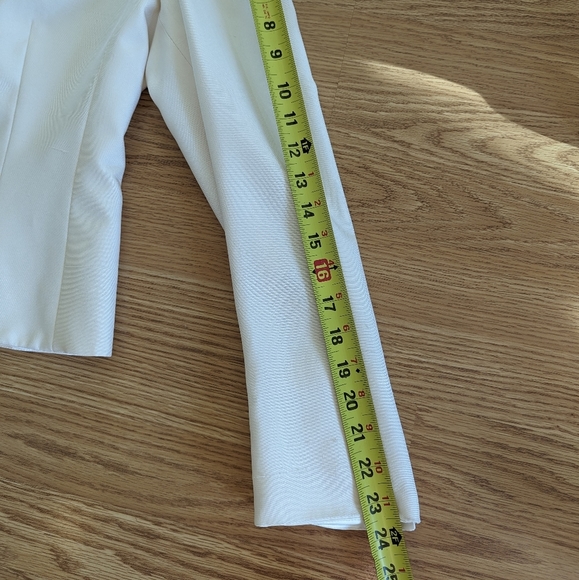 SOLD Vintage White Silk Gray Collar Carlisle Blazer Rose Cutout Sz 6 Lined - Picture 14 of 14